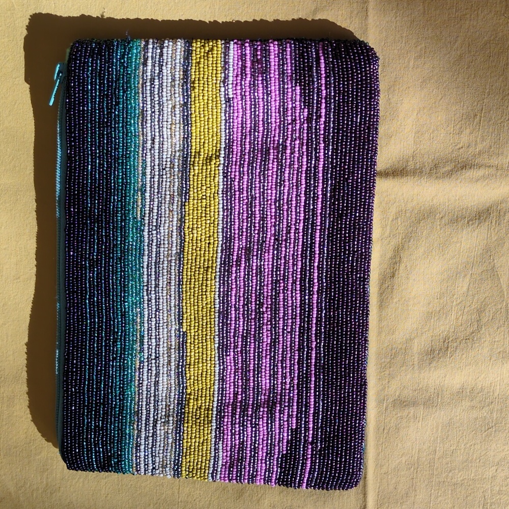 Beaded clutch